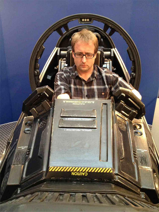 Illustration for article titled Some Lucky Humans Got To Sit In A Macross Cockpit